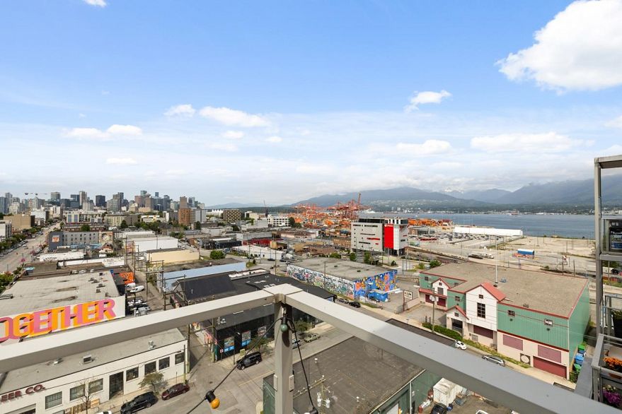 PH1 933 E Hastings Street