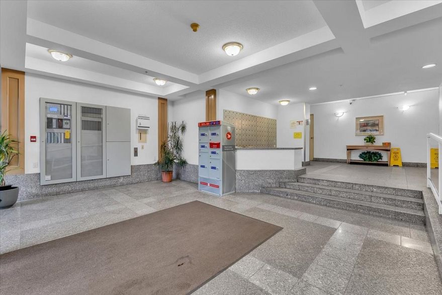 910 3489 Ascot Place