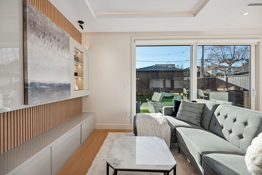 2 3620 W 20th Avenue