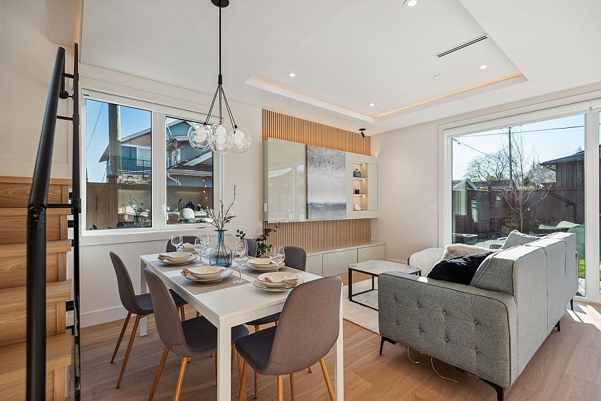 2 3620 W 20th Avenue