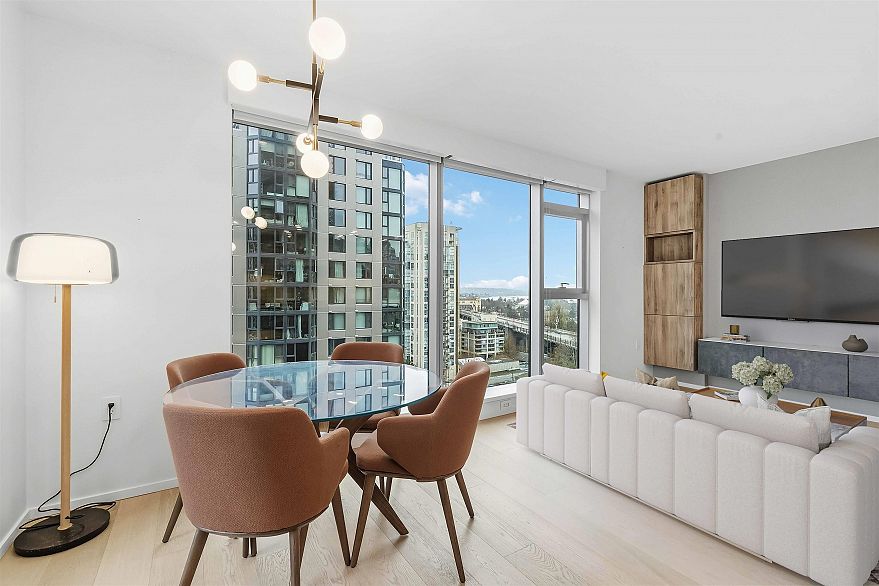 1002 889 Pacific Street