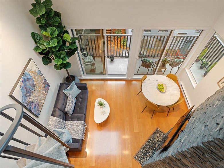 403 1274 Barclay Street