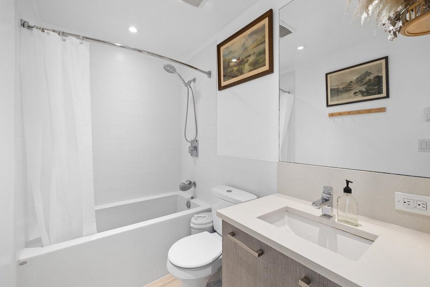 PH1 933 E Hastings Street