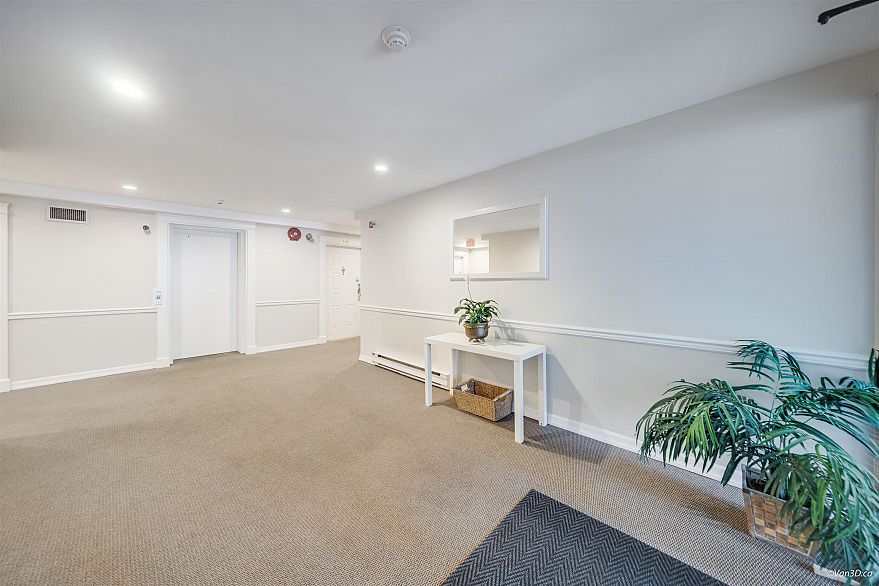 302 1633 W 11th Avenue