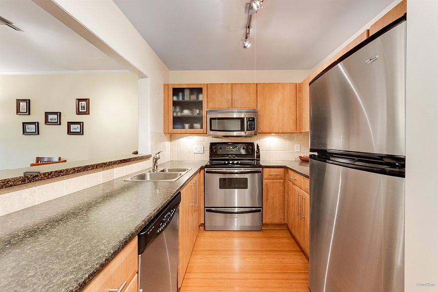 302 1633 W 11th Avenue