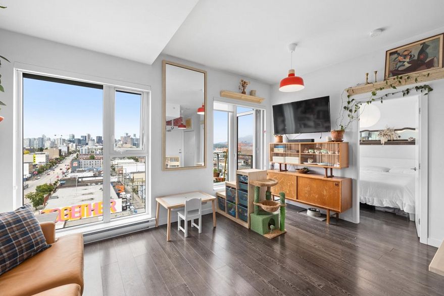 PH1 933 E Hastings Street