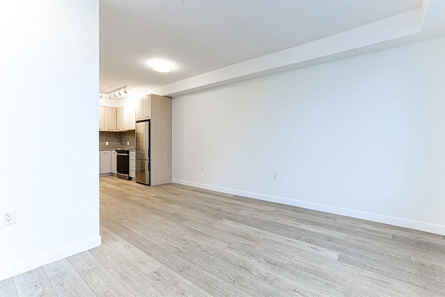 308 4933 Clarendon Street