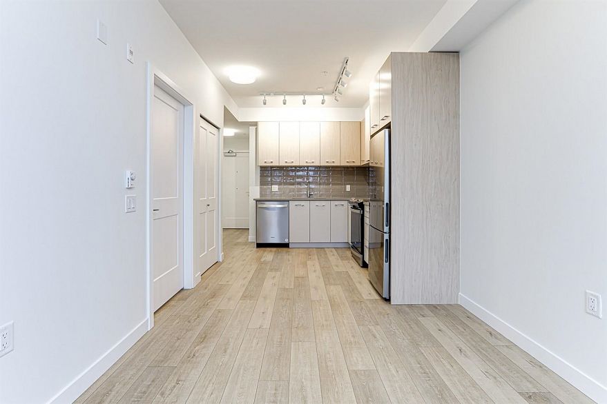 308 4933 Clarendon Street