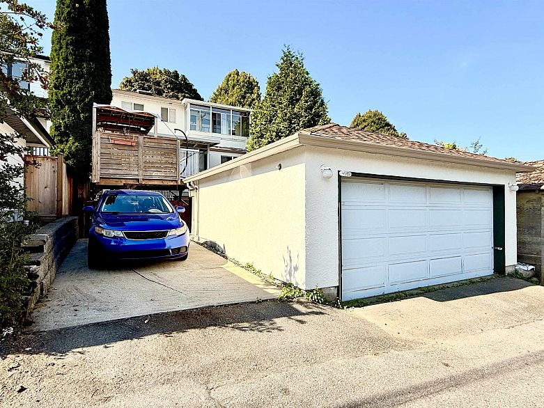 4988 Sherbrooke Street