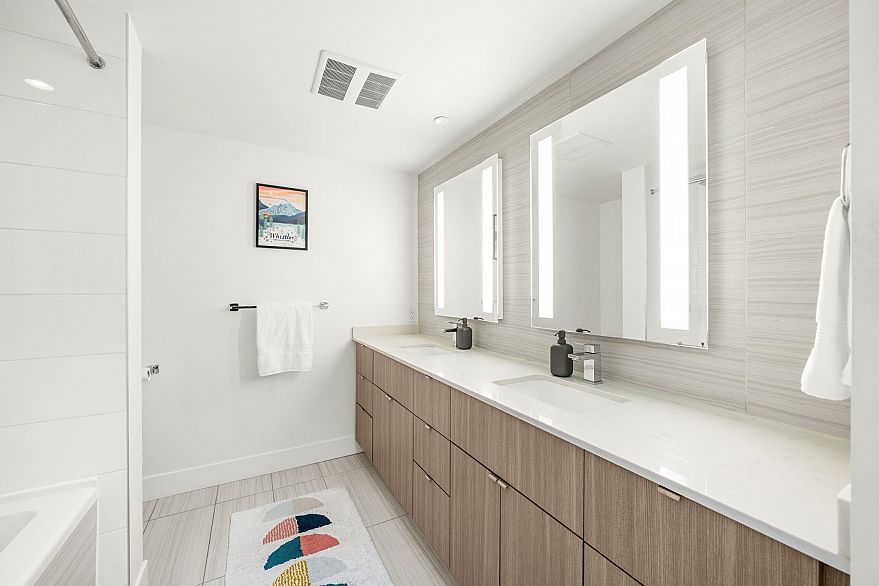 1201 1788 Columbia Street