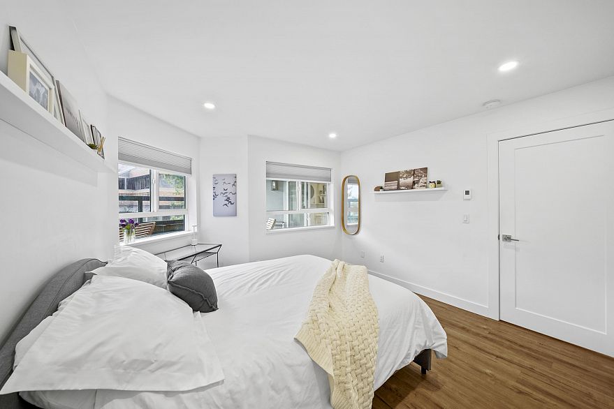 112 1345 W 4th Avenue