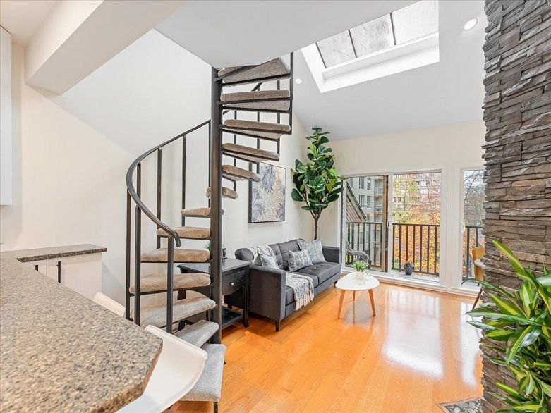 403 1274 Barclay Street