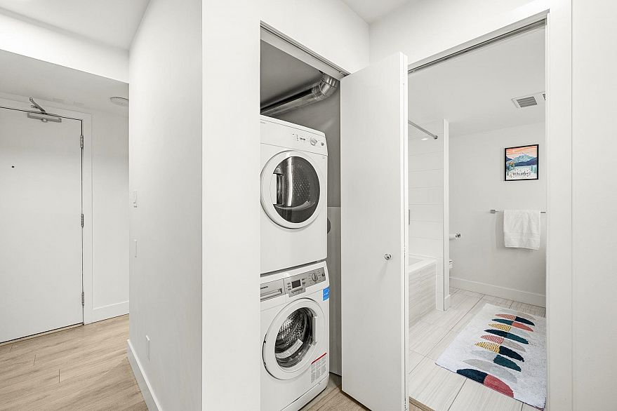 1201 1788 Columbia Street