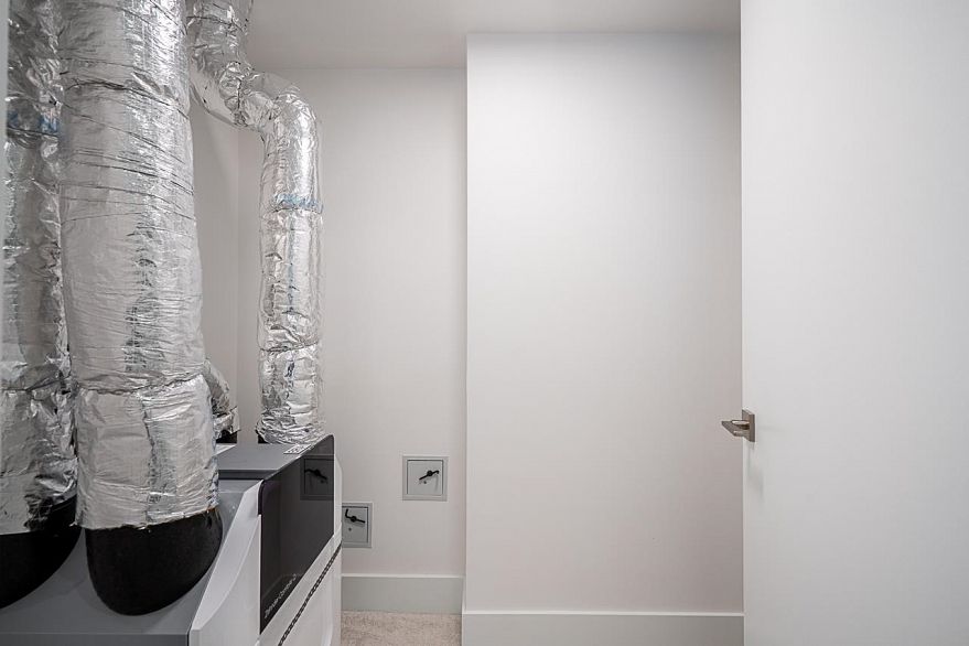 110 2085 E 1st Avenue