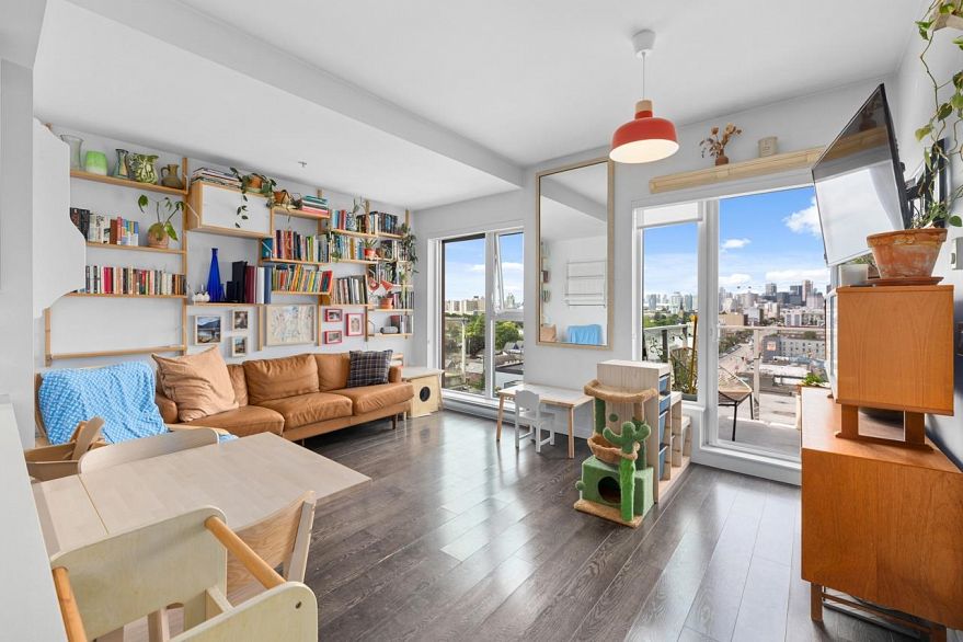 PH1 933 E Hastings Street