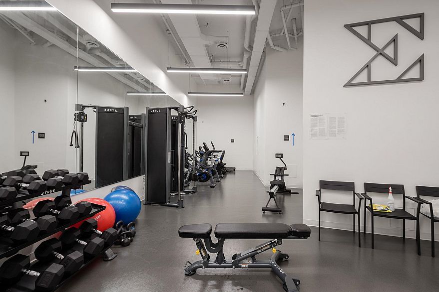 401 210 E 5th Avenue