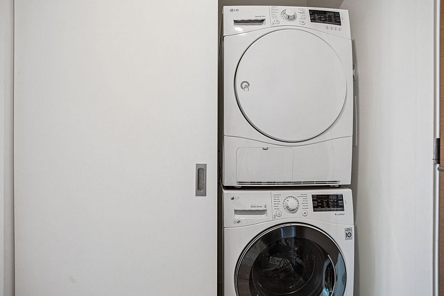 401 210 E 5th Avenue