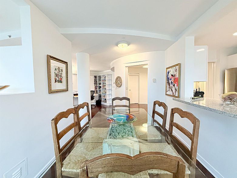 902 1888 Alberni Street