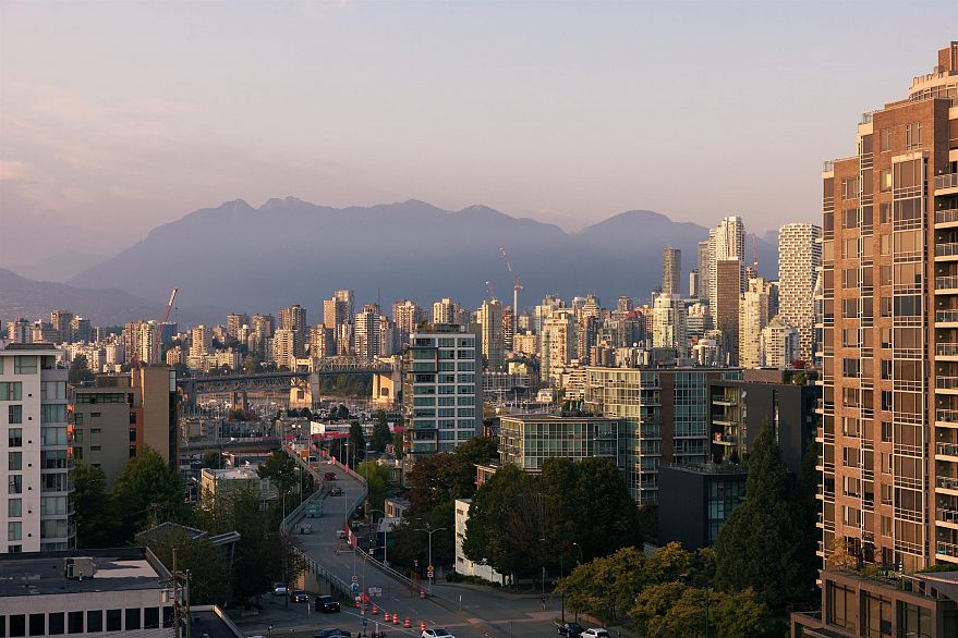 1102 1633 W 10th Avenue