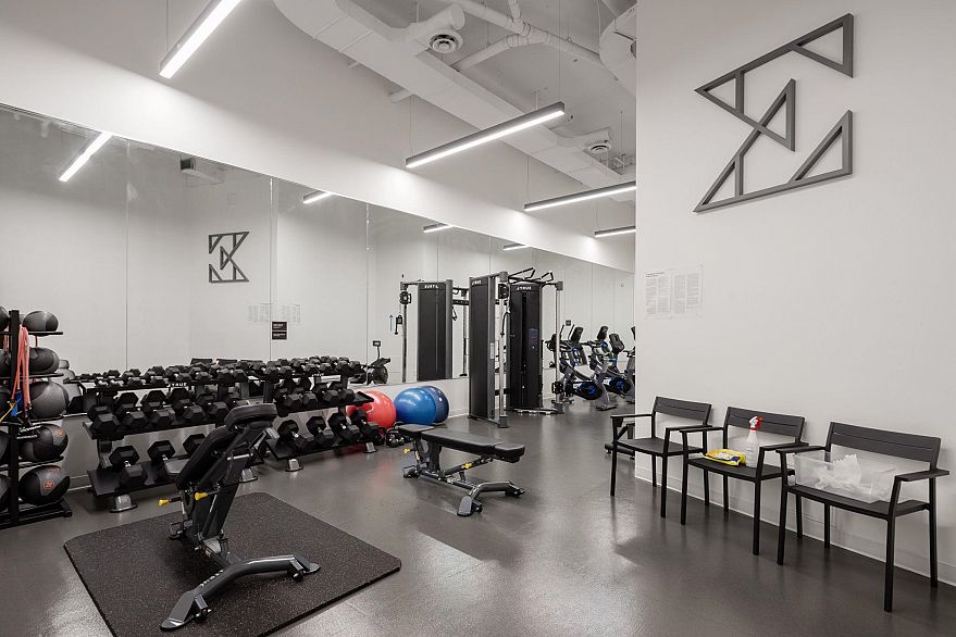 401 210 E 5th Avenue