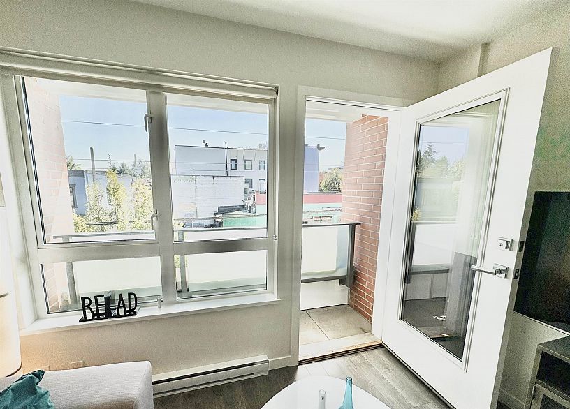 204 202 E 24th Avenue