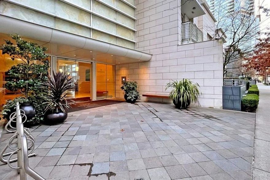 1001 1139 W Cordova Street