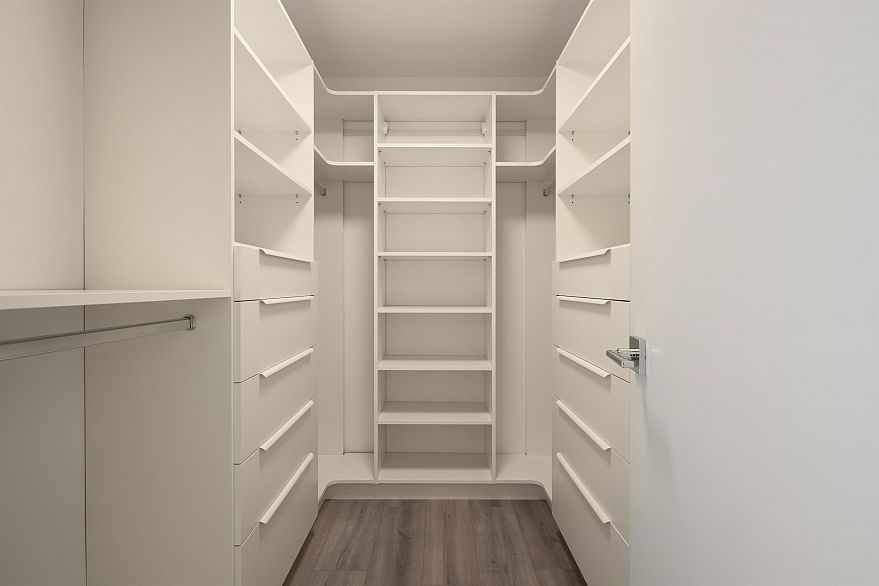 1102 1633 W 10th Avenue