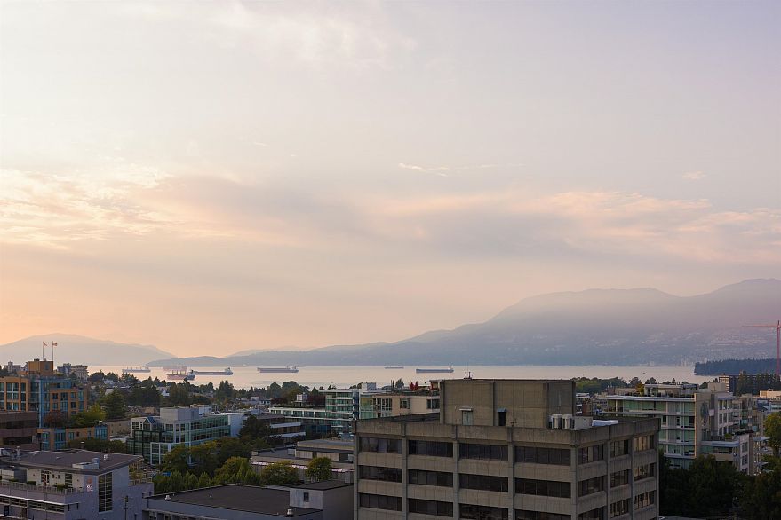 1102 1633 W 10th Avenue