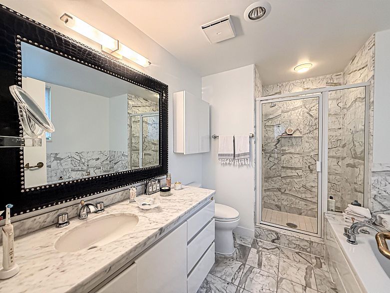 902 1888 Alberni Street