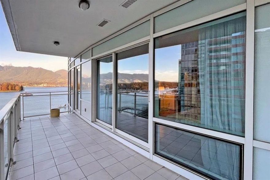 1001 1139 W Cordova Street