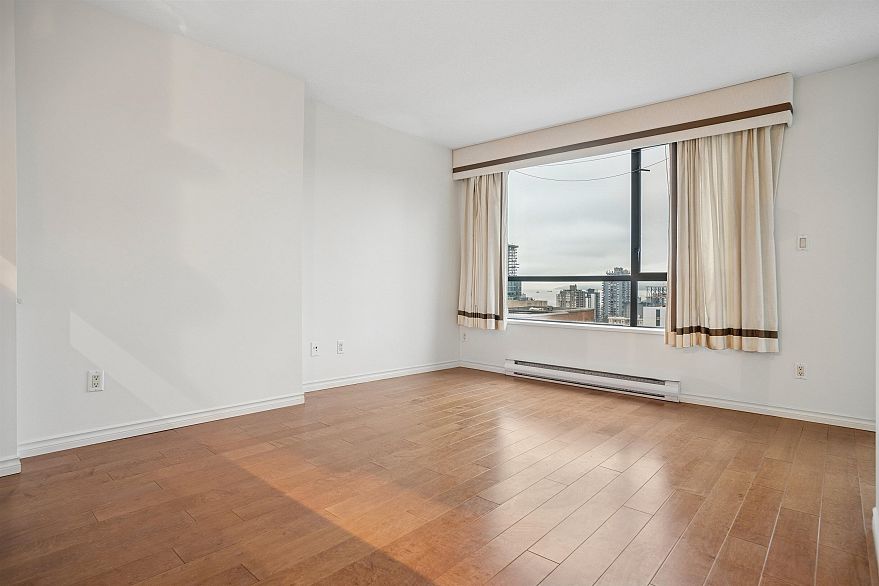 2409 1189 Howe Street