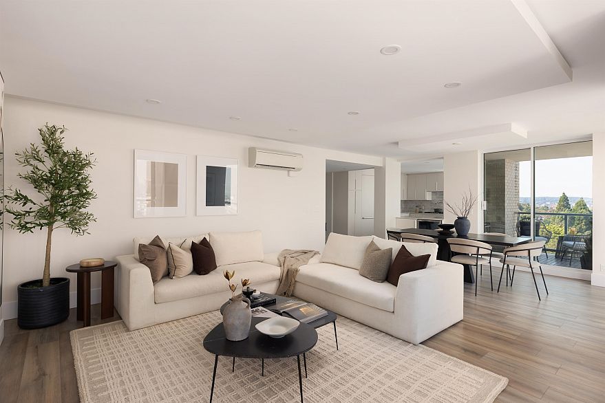 1102 1633 W 10th Avenue