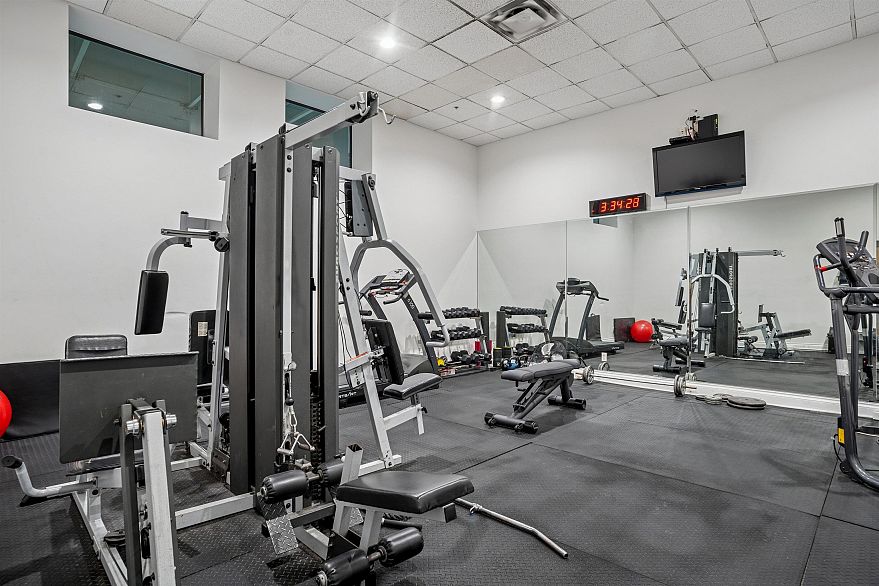 2409 1189 Howe Street