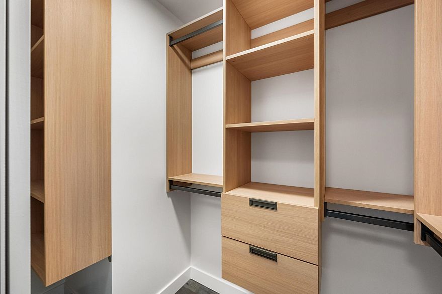 302 2888 Arbutus Street