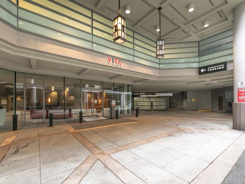 806 565 Smithe Street