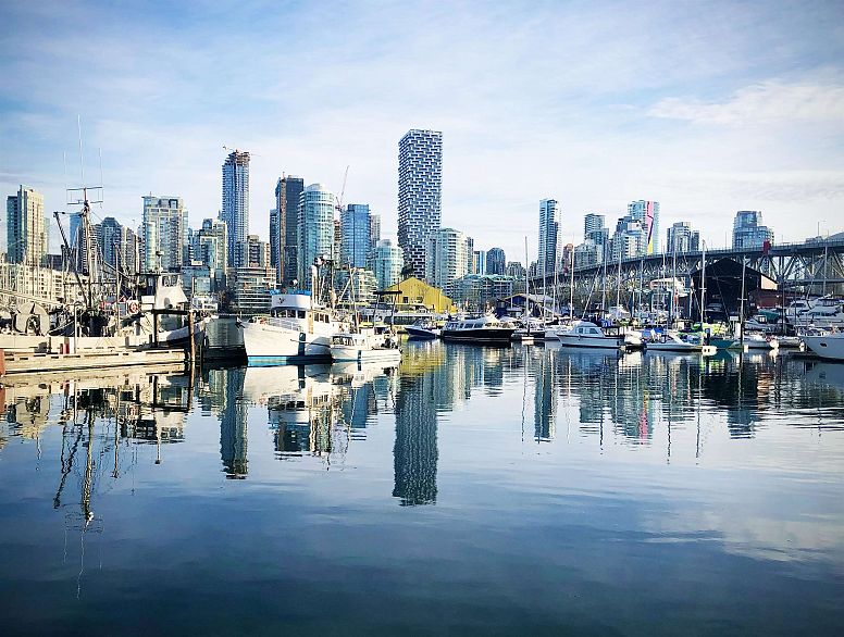 204 1550 Mariner Walk