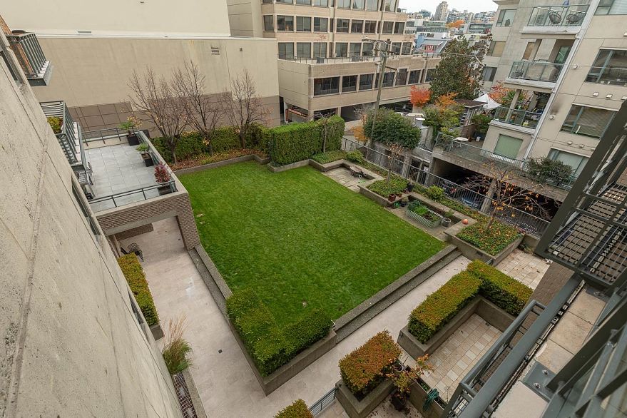 507 1888 York Avenue