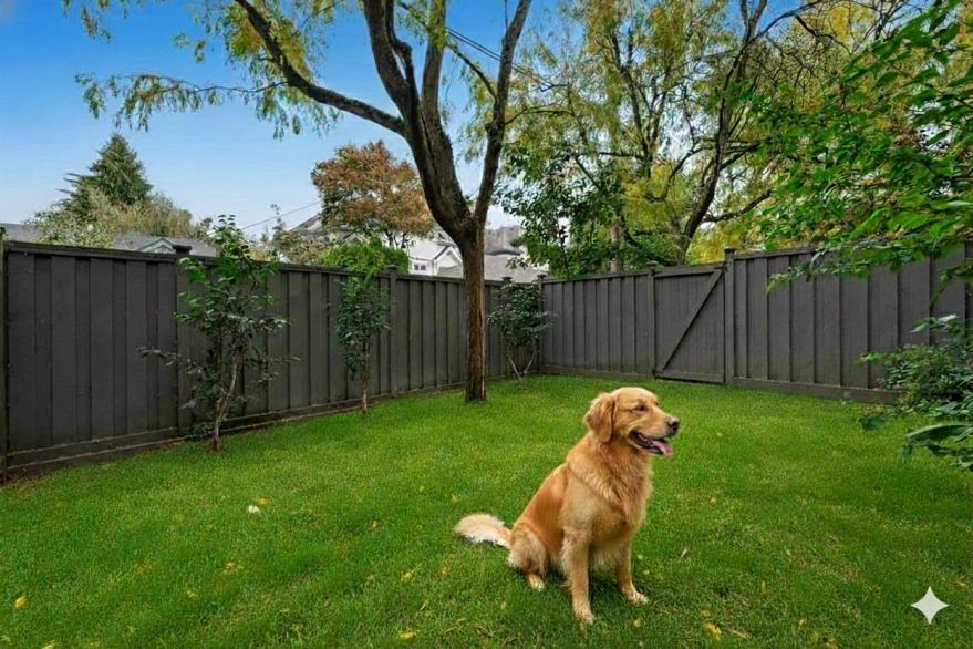 102 3083 W 4th Avenue