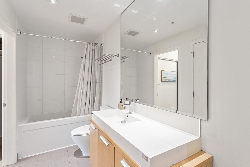 405 1808 W 1st Avenue