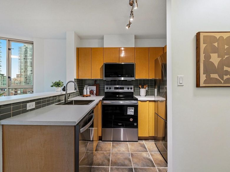 1407 1003 Pacific Street