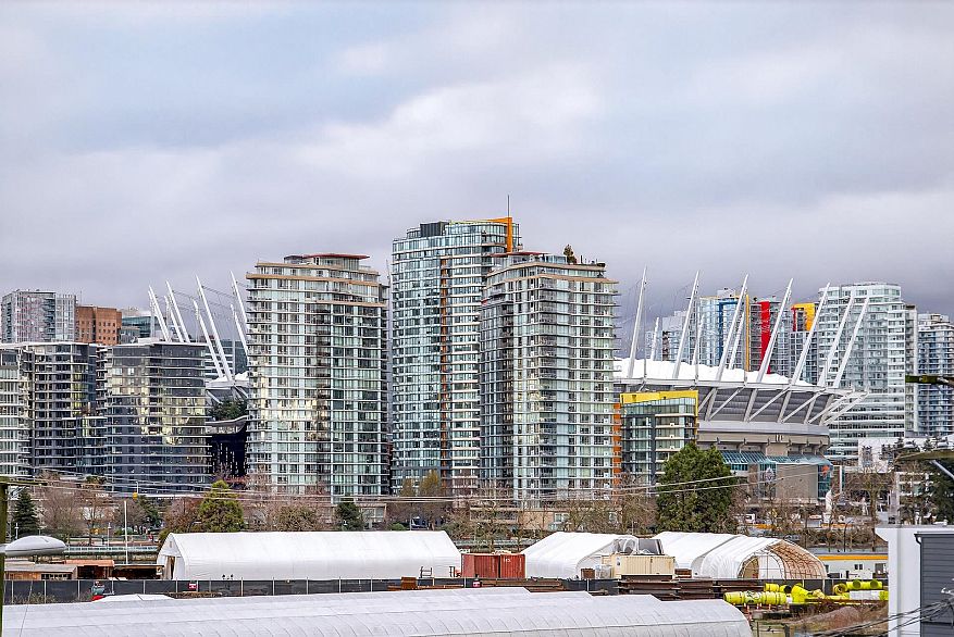 502 1833 Crowe Street