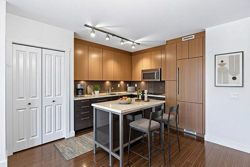 502 1833 Crowe Street