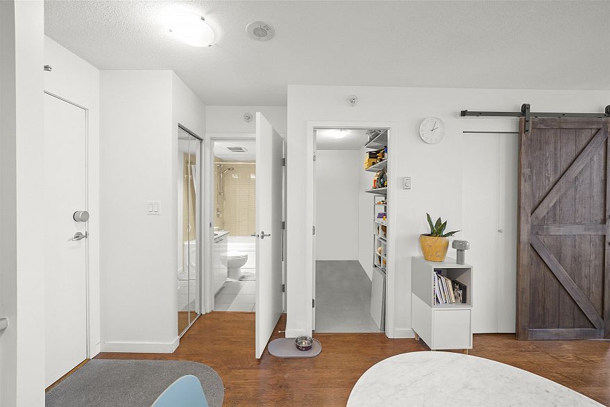 703 131 Regiment Square