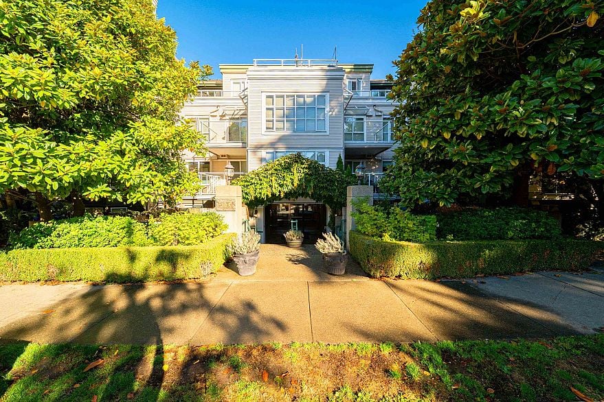 101 225 E 19th Avenue