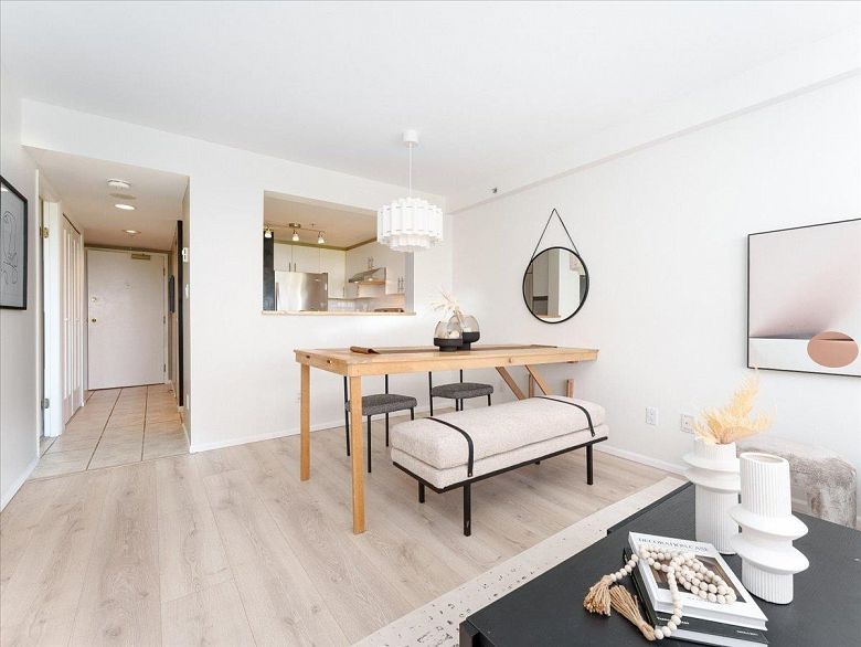 704 288 E 8th Avenue