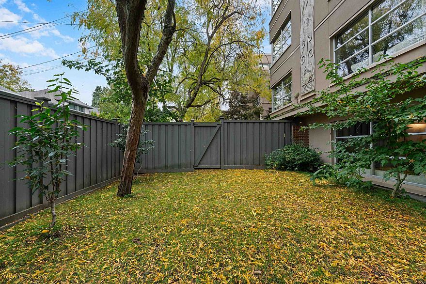 102 3083 W 4th Avenue