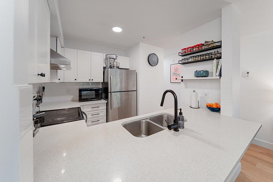 101 225 E 19th Avenue