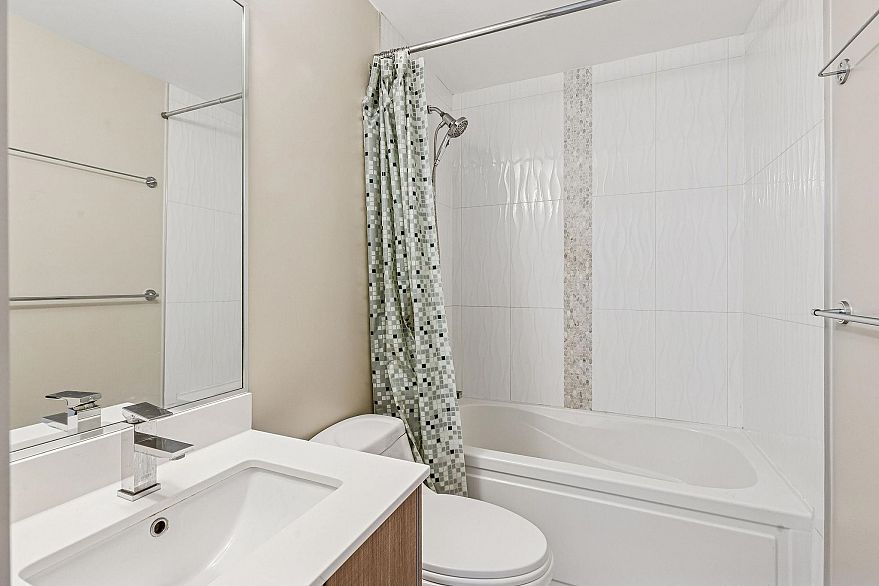 212 1838 Renfrew Street