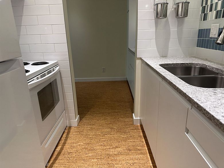 309 1422 E 3rd Avenue