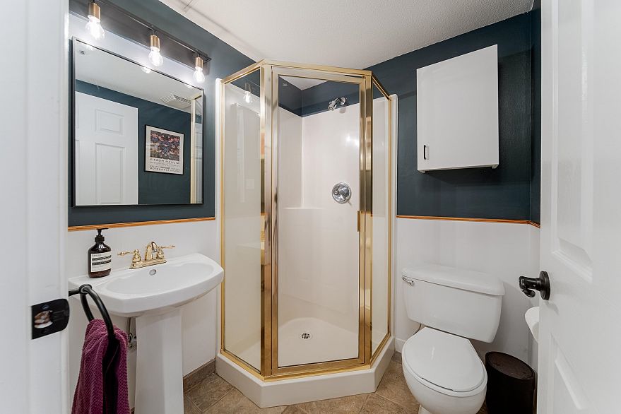 101 225 E 19th Avenue